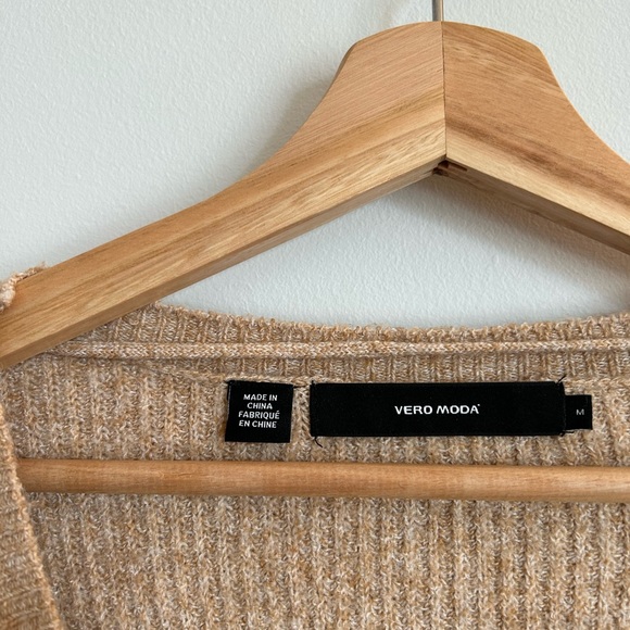 Tan cardigan - Picture 3 of 3